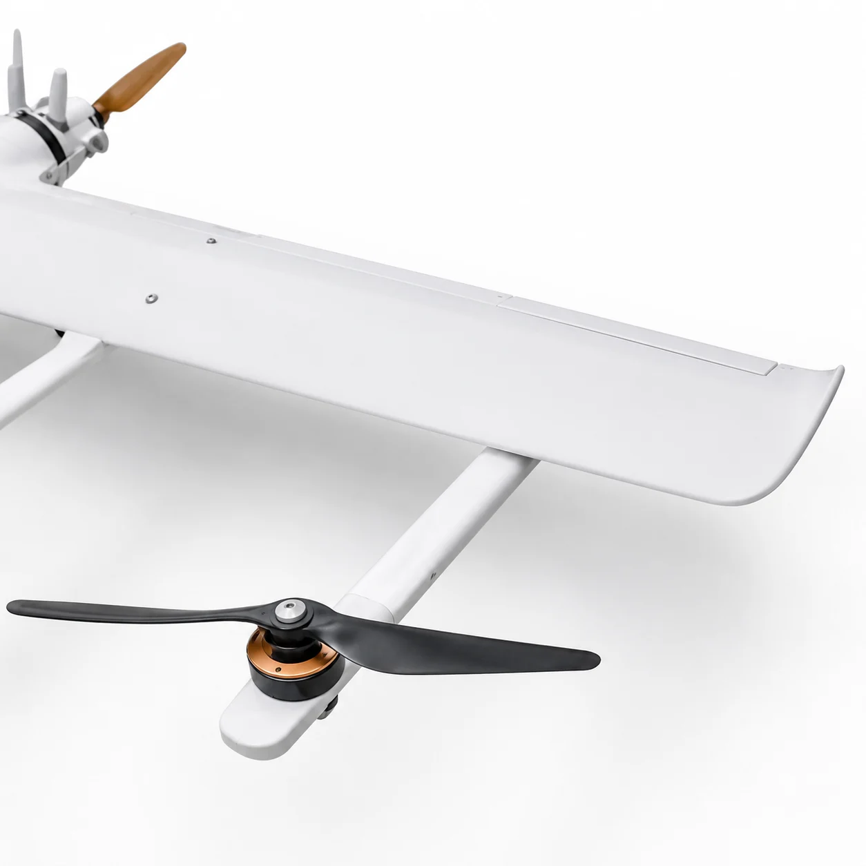 6C-4+1 wing-mounted rotor and lift motor detail